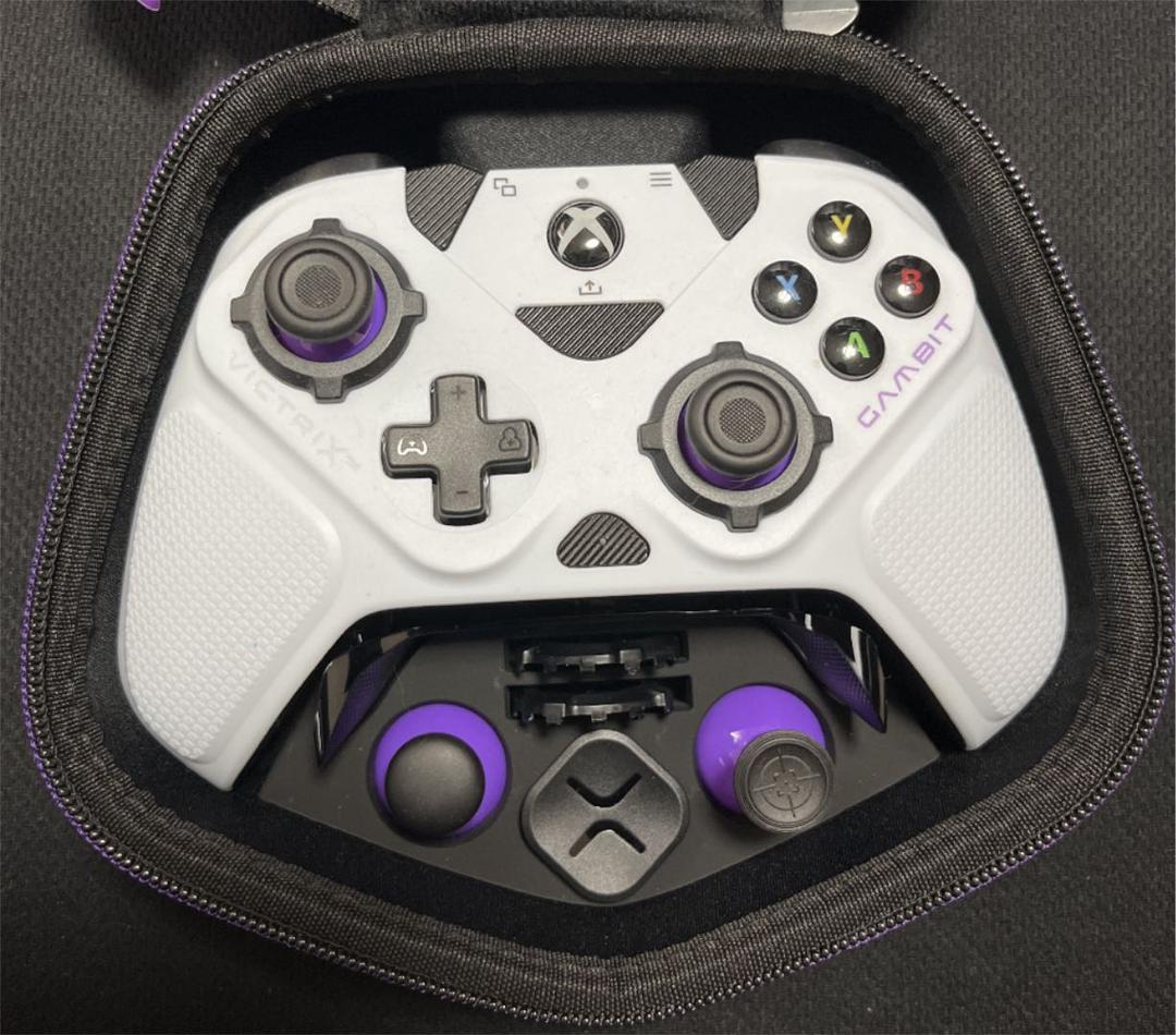 Victrix Gambit 世界最速のPC, Xbox用コントローラー