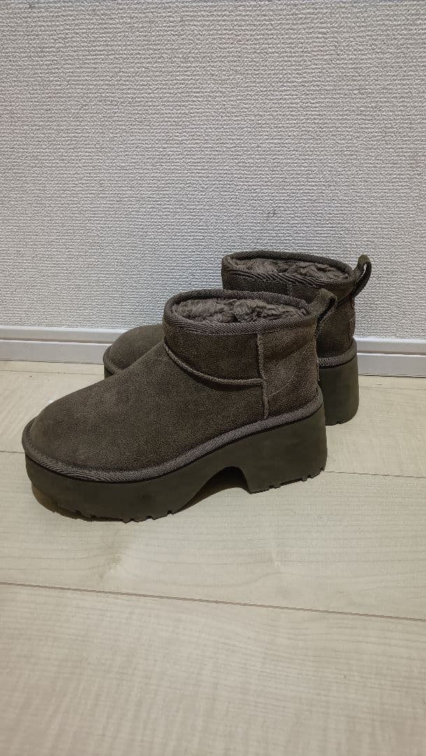 靴 UGG MINI NEW HEIGHTS