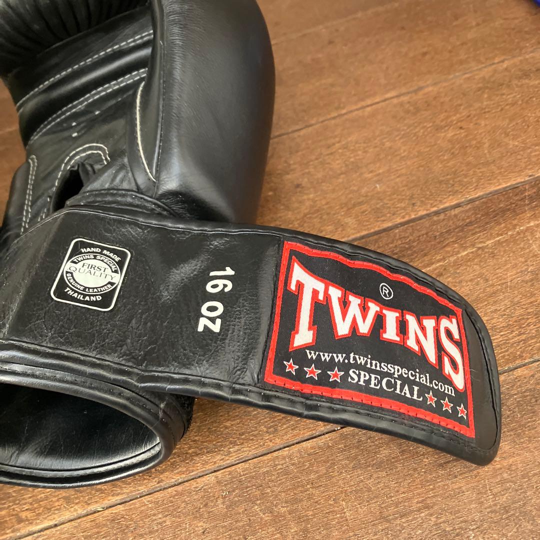 Twins　ツインズ　ベロクロ高級ボクシンググローブ　16 oz　ブラック　本革