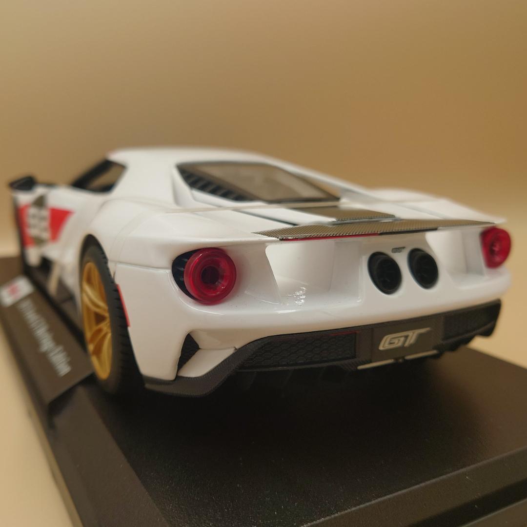 1/18 フォードGT 2021 Ford Heritage Edition
