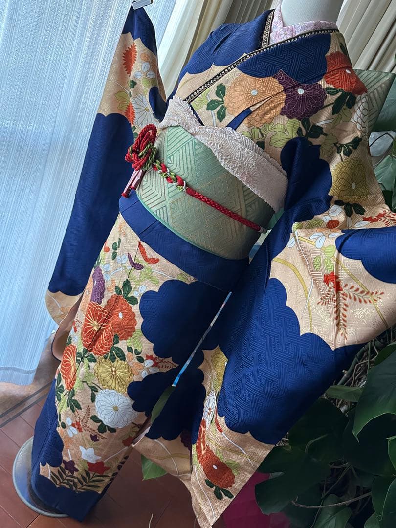 ひげお 振袖単品 ネイビー紺色×蜂蜜色 古典柄 隈取 金駒刺繍