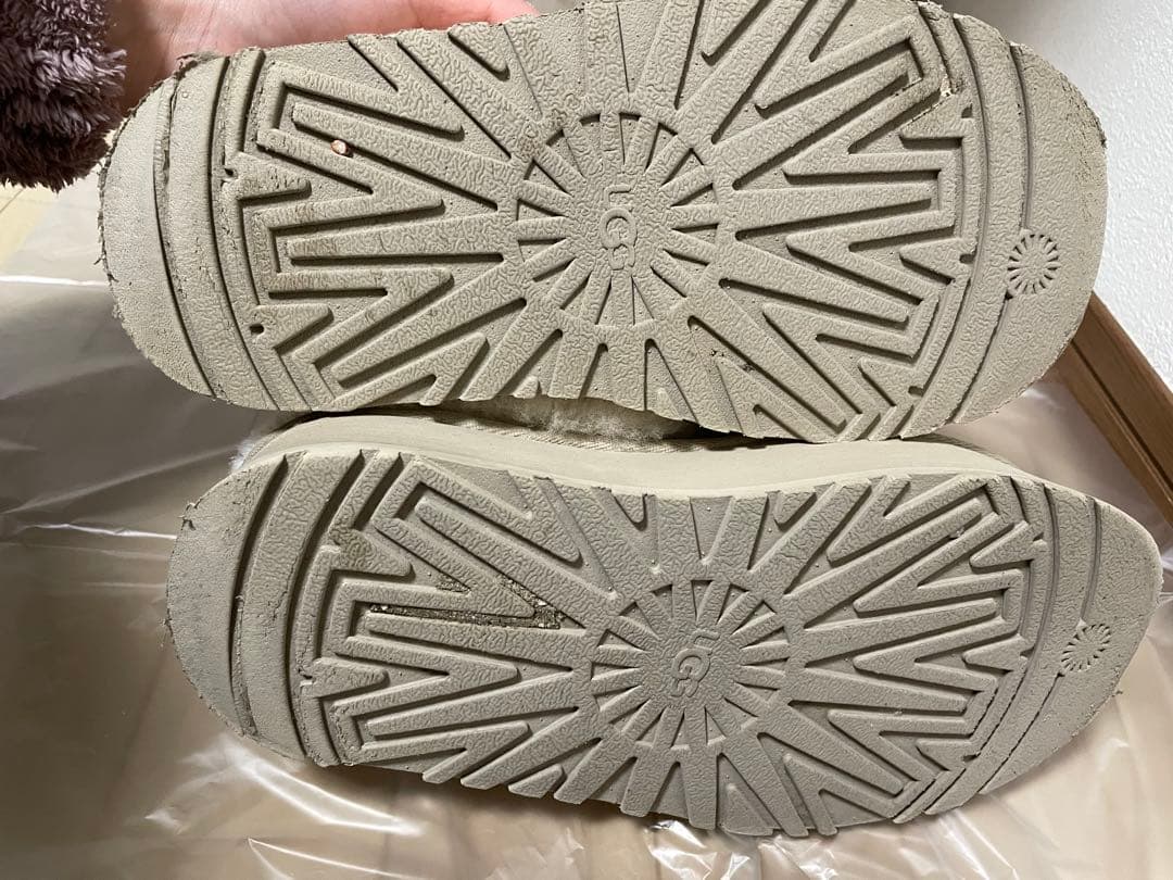 UGG ムートン　ファンケット　サンダル　マスタードシード
