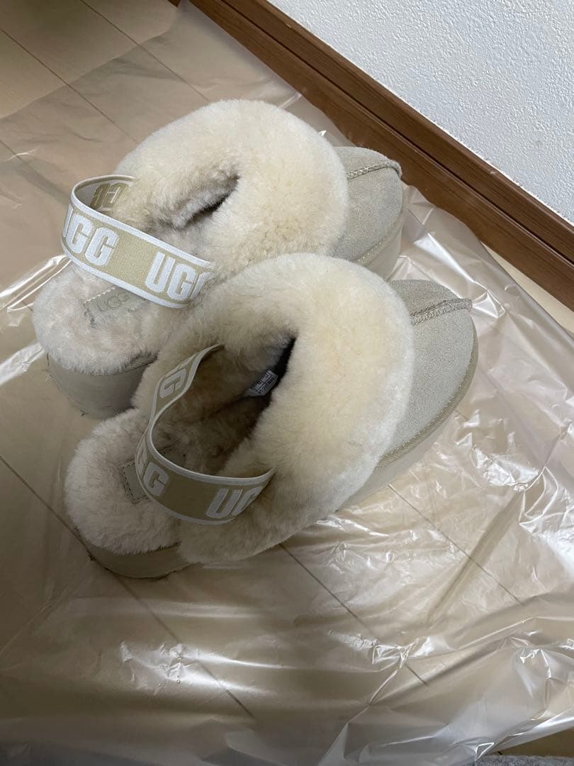 UGG ムートン　ファンケット　サンダル　マスタードシード