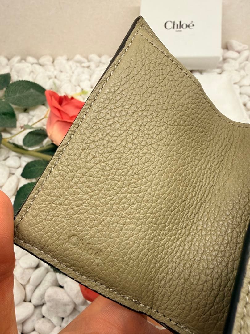 タグ付きChloé オリーブグリーン 三つ折り財布