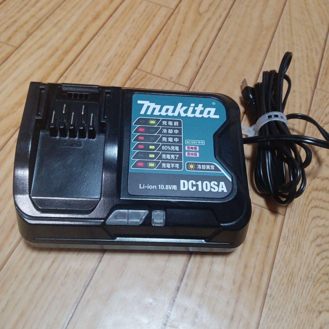 マキタ10.8V充電式クリーナ CL107FD純正バッテリー、純正充電器付