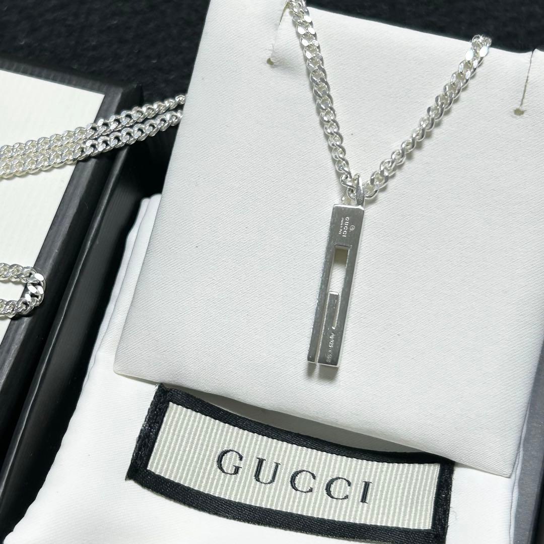 GUCCI グッチ　カットアウトG ネックレス ペンダント　ブランド　ロゴ