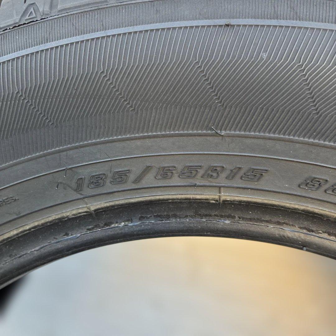 タイヤ　185/60R15