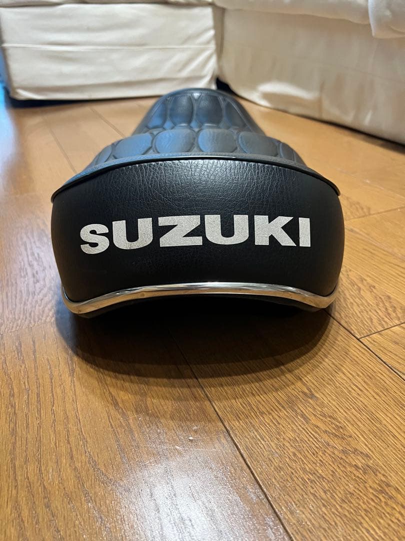 今だけセールgt380初期ノーマルシートあんこ抜き　当時物川口シートのあんこ抜き
