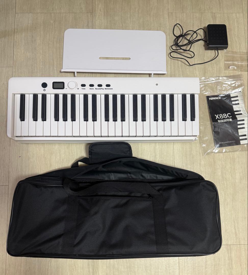 新品TERENCE 電子ピアノ 88鍵盤 折り畳み式 キーボード 充電式MIDI