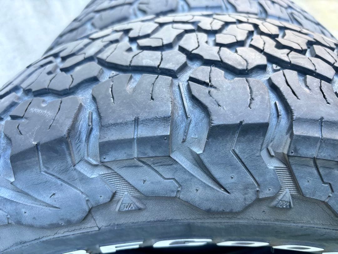 BFグッドリッチ タイヤ LT235/70R16