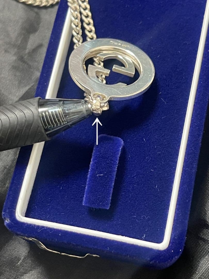 GUCCIシルバー ロゴペンダント ネックレス