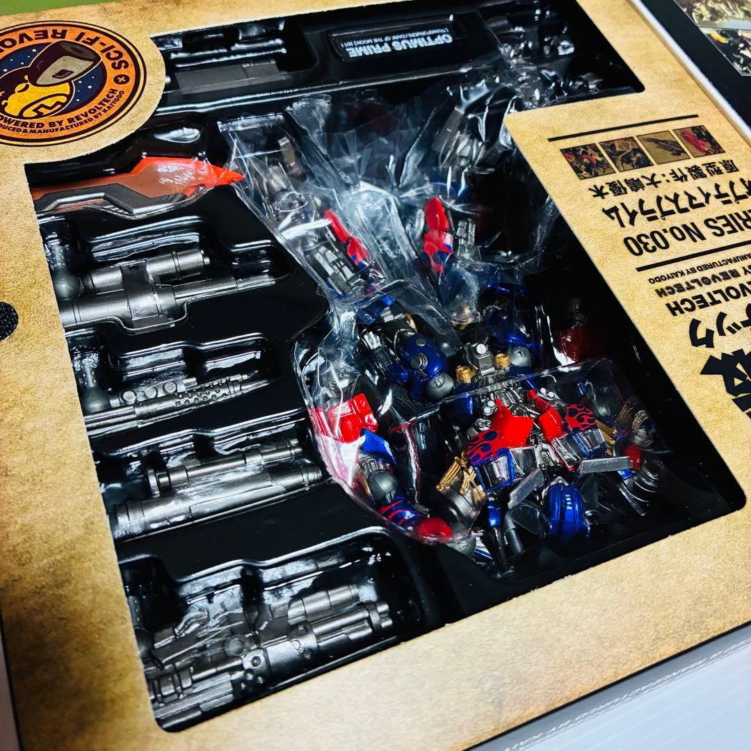 特撮リボルテック　トランスフォーマー　オプティマスプライム　海洋堂　未開封