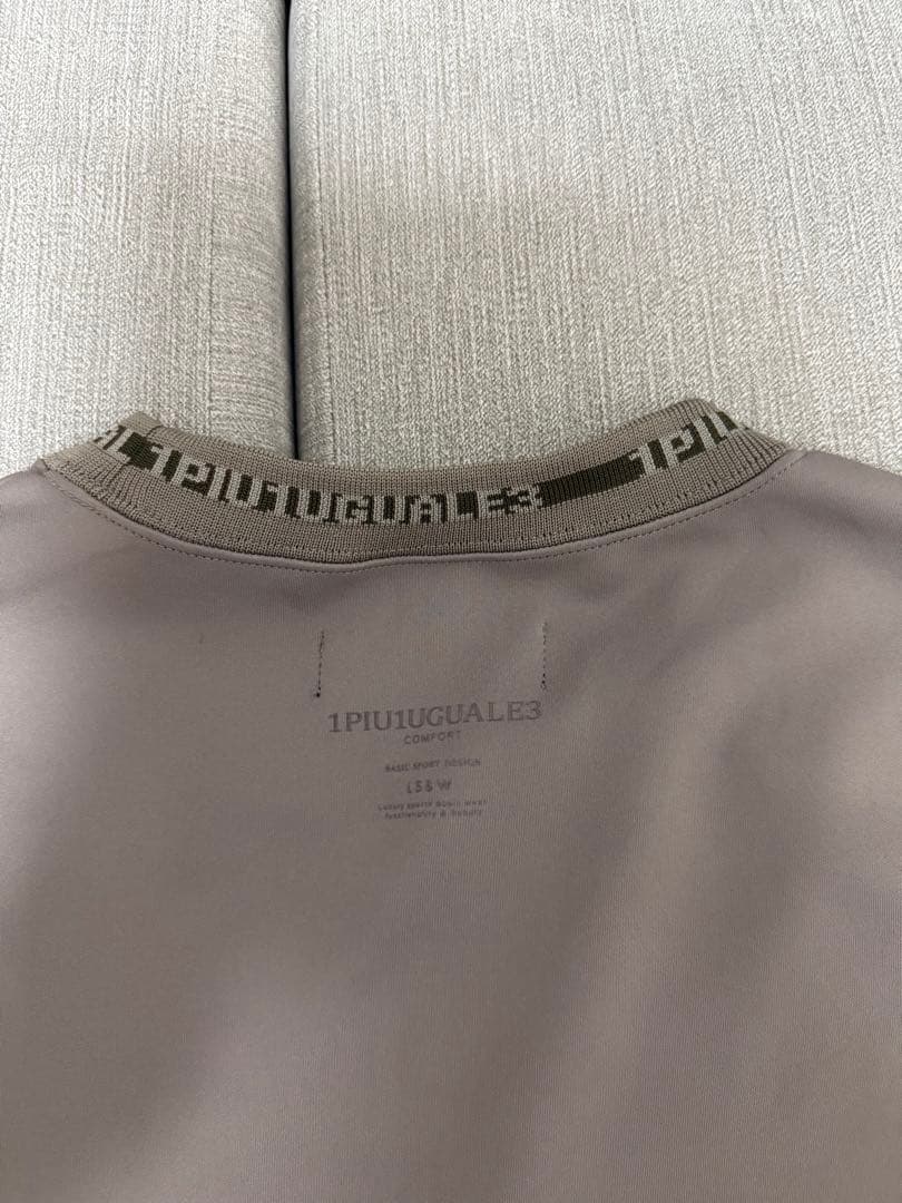 1PIU1UGUALE3 Tシャツ