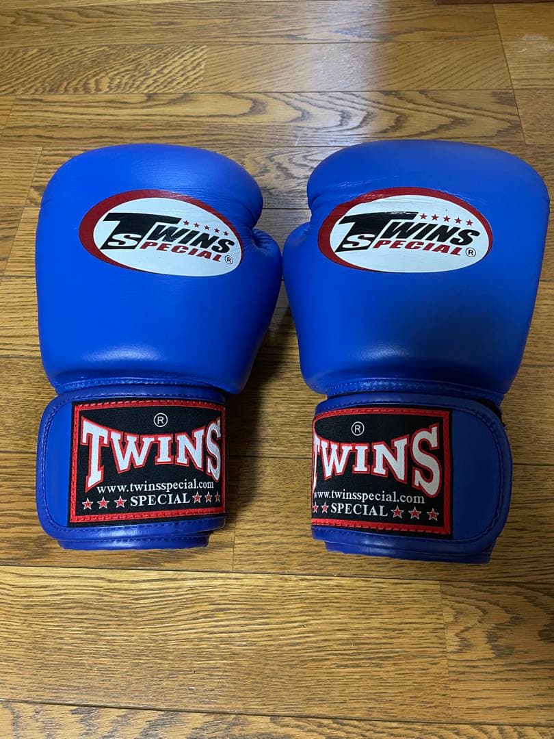 TWINS SPECIAL ボクシンググローブ 10oz 青
