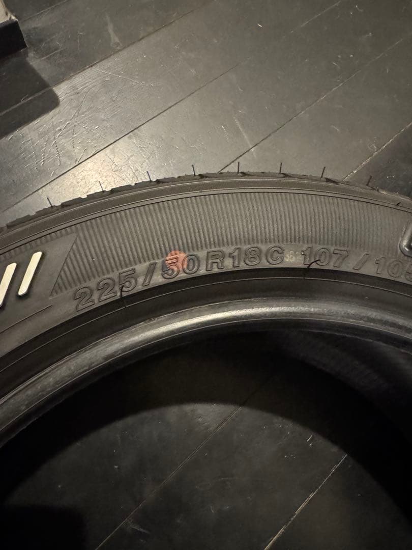 カル美品ヨコハマパラダPA03 225/50R18
