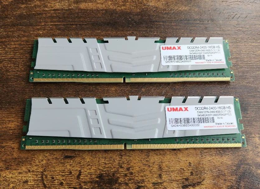UMAX 16GB DDR4 8GB x2枚 DIMM メモリー