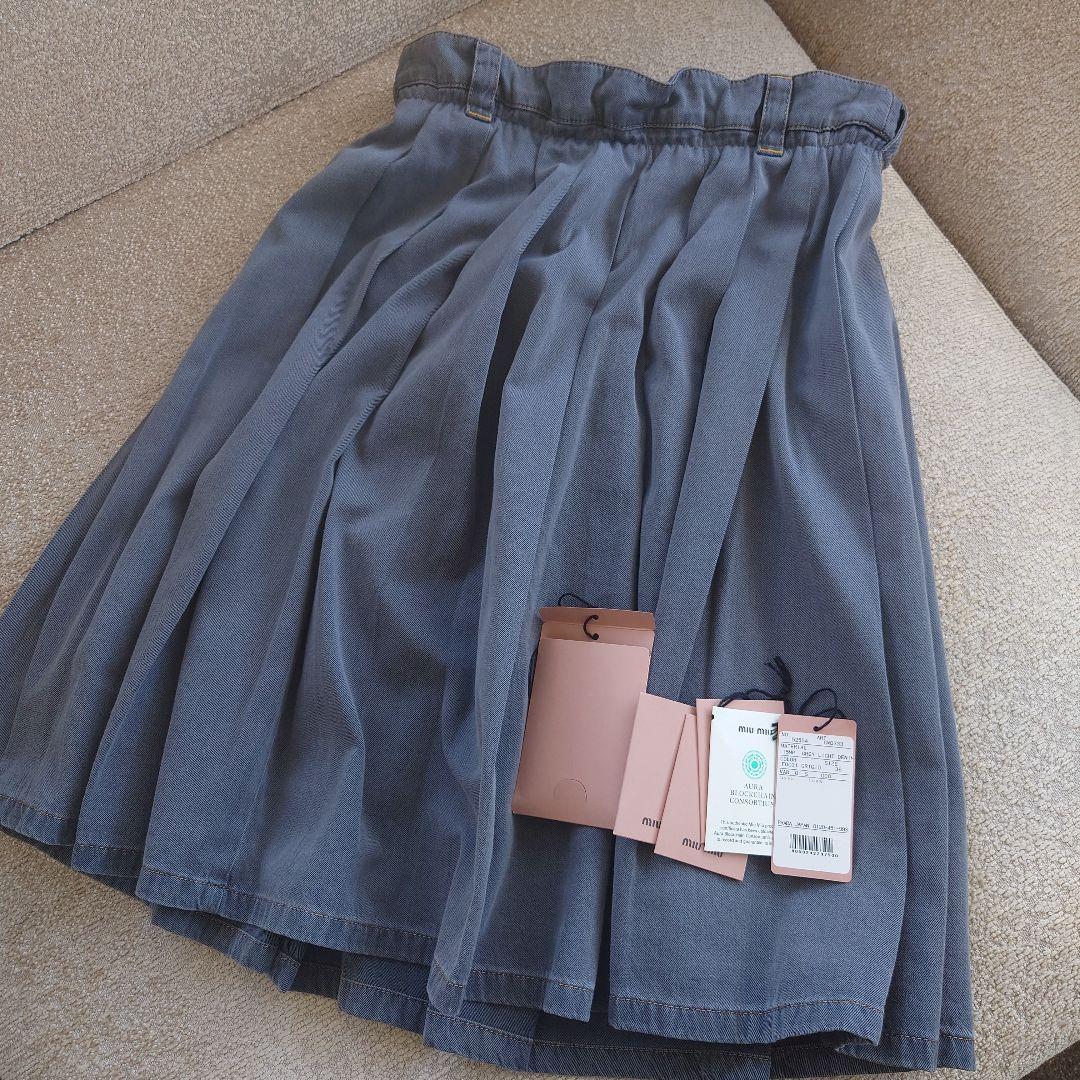 今期美品正規品　ミュウミュウ　プリーツミュウロゴ入り シャンブレー スカート