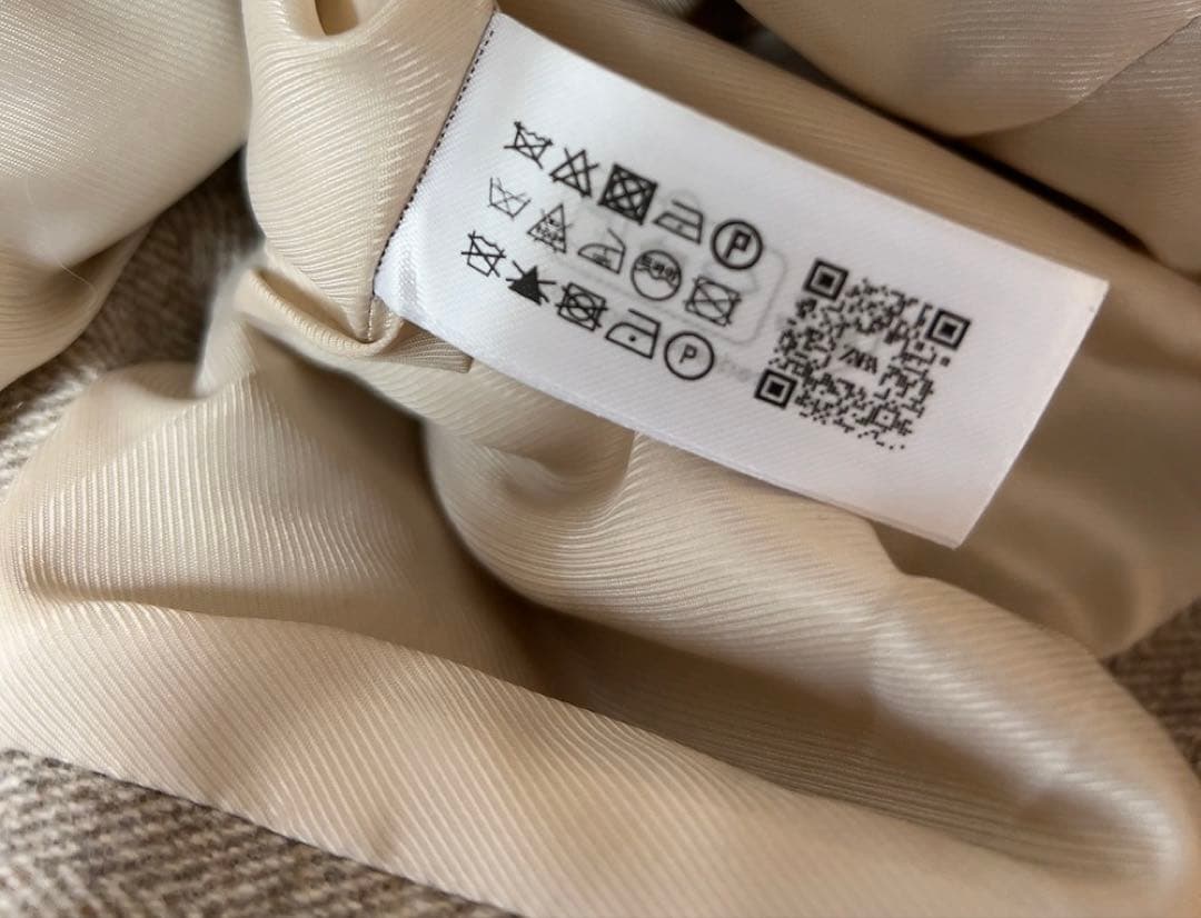 【新品】ZARA ヘリンボーン　ストレートブレザー ショルダーパッド付き　XS