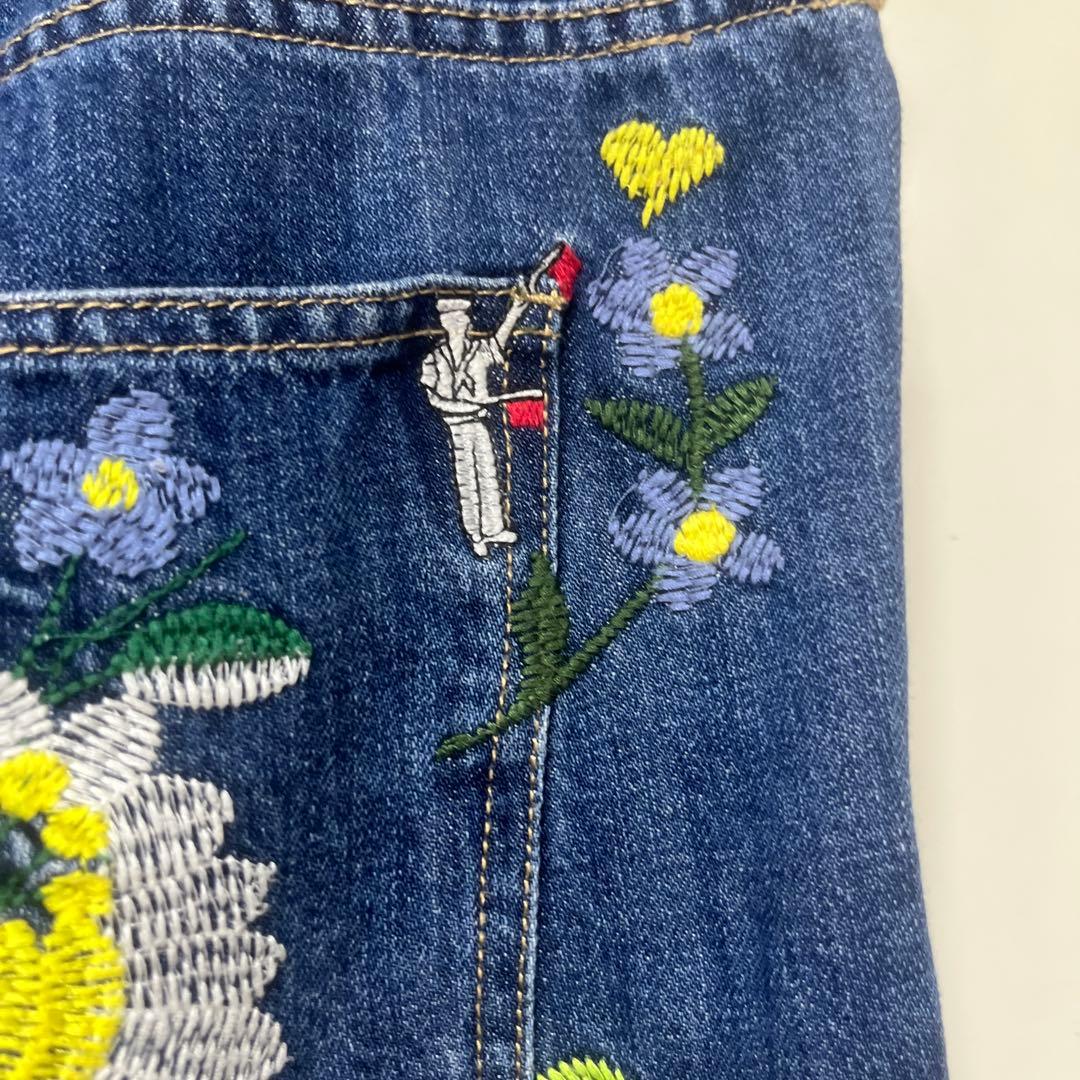 刺繍入りデニムパンツ