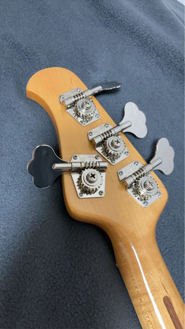 ベース MUSIC MAN Retro 70s StingRay