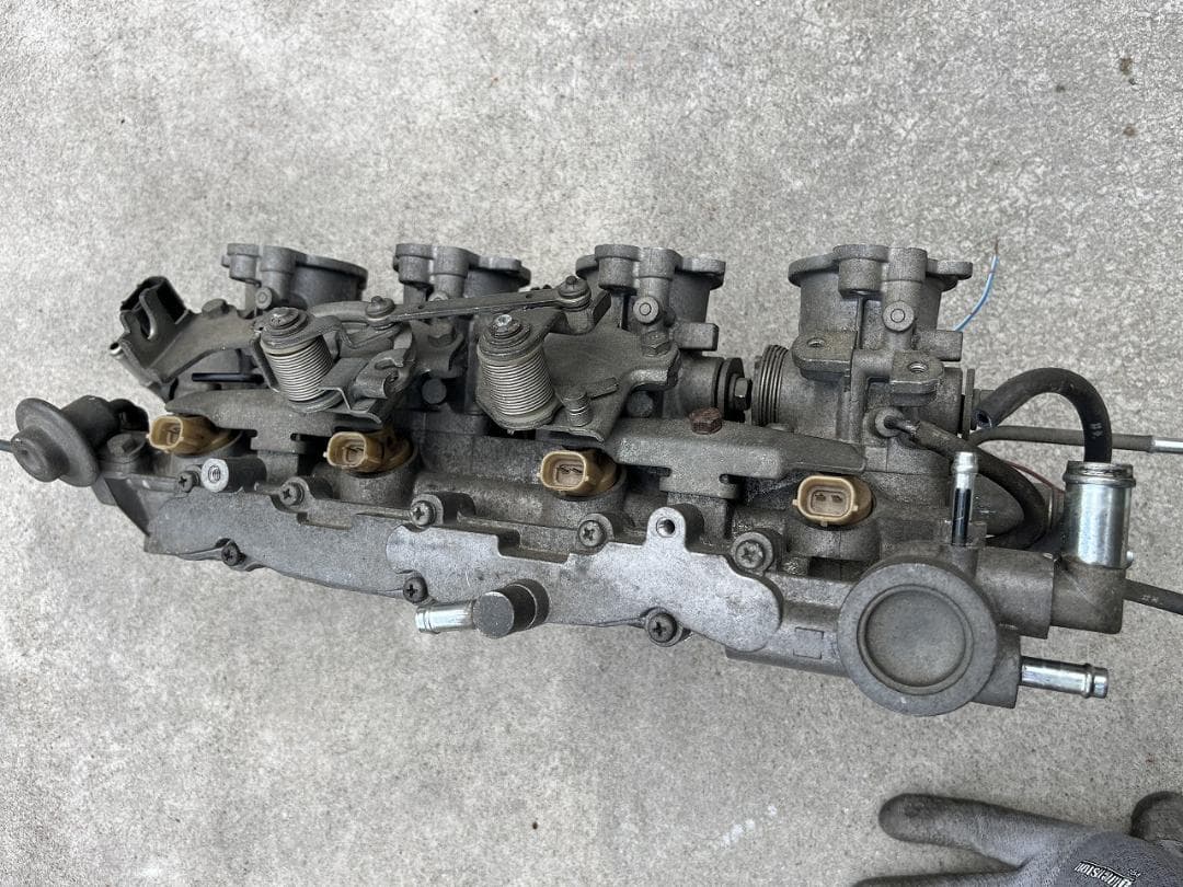 AE101　4AG 5バルブ ４連スロットル スロットルボディ トヨタ純正