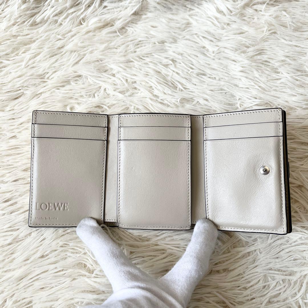 未使用級✨　LOEWE　アナグラム　三つ折り財布　トライフォールド