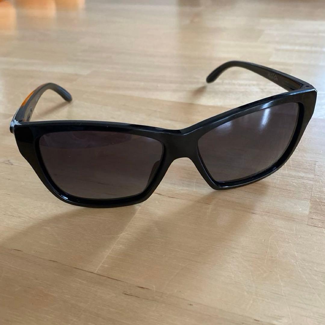 Oakley Hold On ブラックサングラス