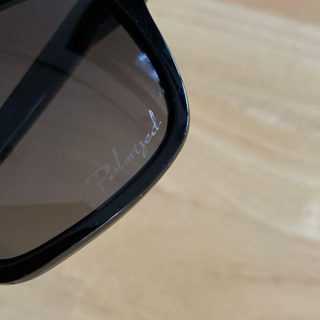 Oakley Hold On ブラックサングラス