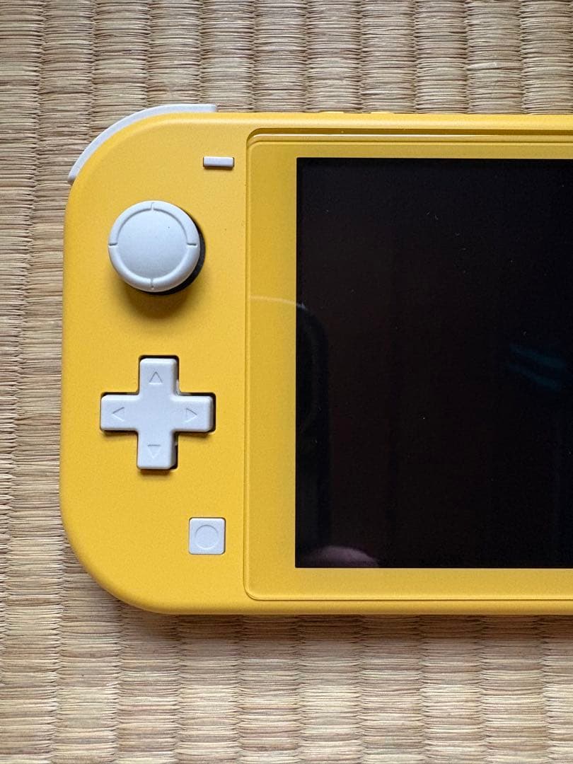 (ジャンク)Nintendo Switch Lite イエロー 本体のみ