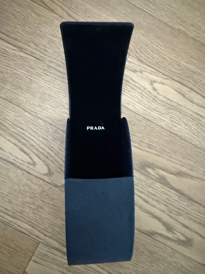 PRADAサングラス