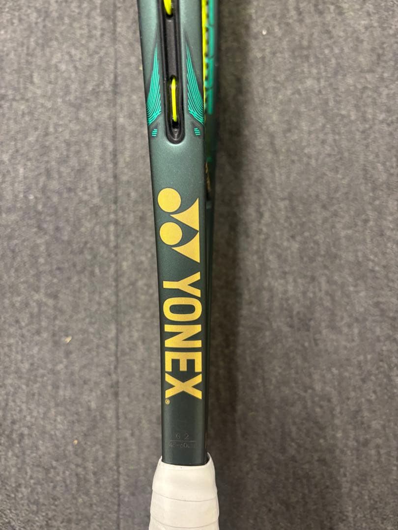 YONEX VCORE PRO JP 100 テニスラケット