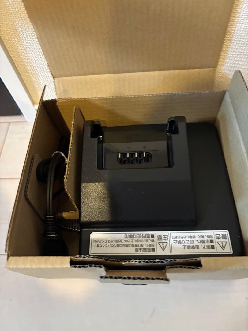 【新品未使用】Panasonic NKJ075Z バッテリー充電器