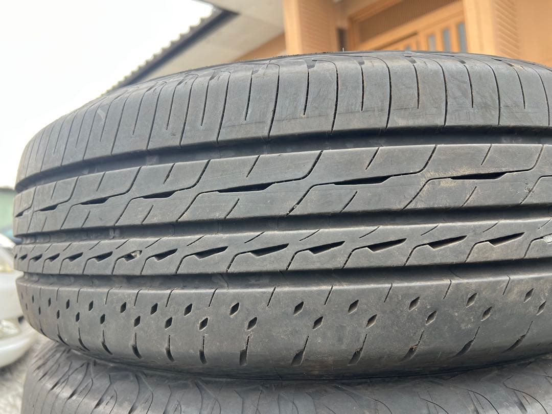 ブリヂストン　レグノ　GR-X3 TYPE rv 215/65r16 25年製