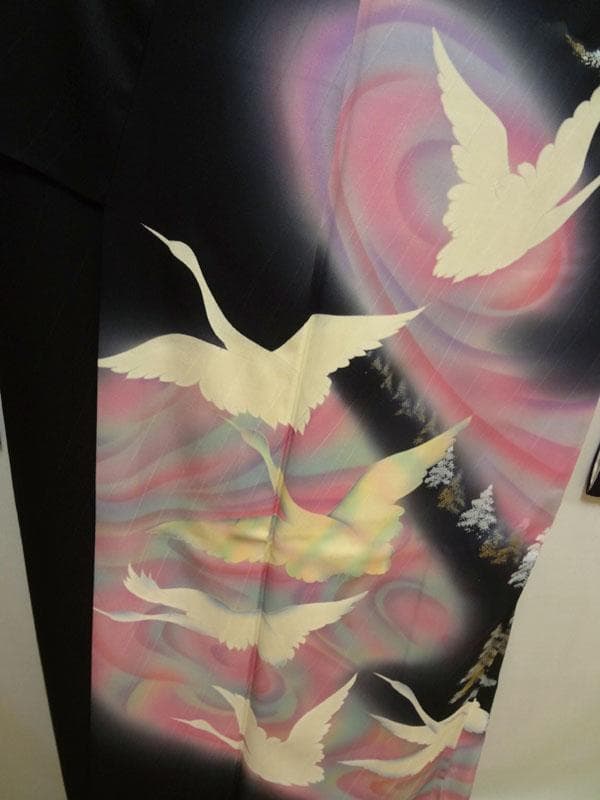 黒とピンクのぼかしに銀彩と白鳥　振袖　トールサイズ