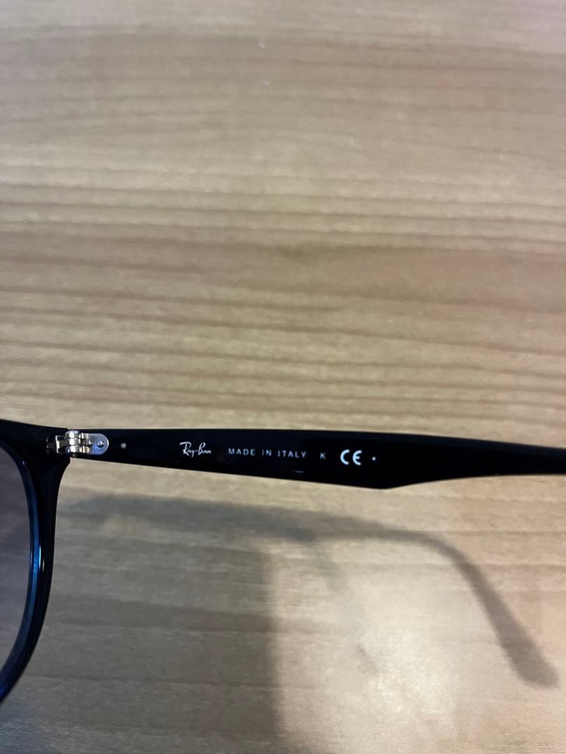 【美品】Ray-Ban RB4259F 601/19 ブラック
