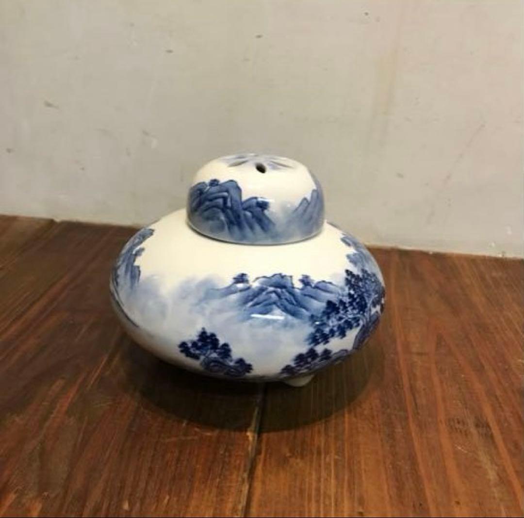 美品　有田焼　花舟　三脚　香炉　染付の山水画が素敵な　蓋まで丁寧に描かれています