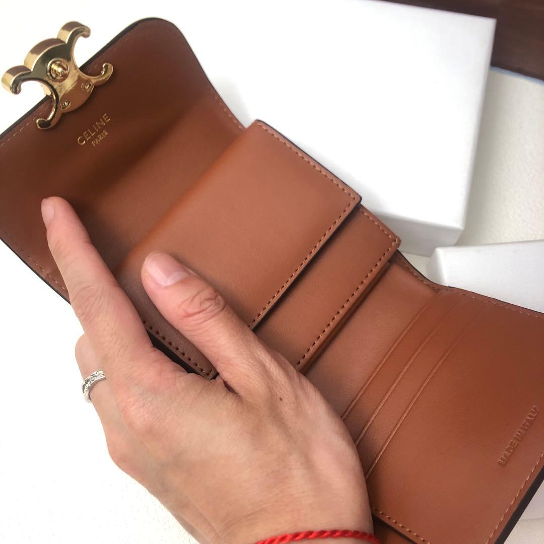 セリーヌ トリオンフ スモールウォレット 三つ折り財布 タン