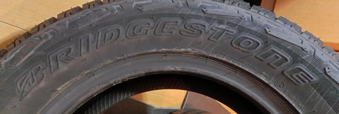 送料含その②　2本未使用ブリヂストンデューラーA/T001　205/70R15