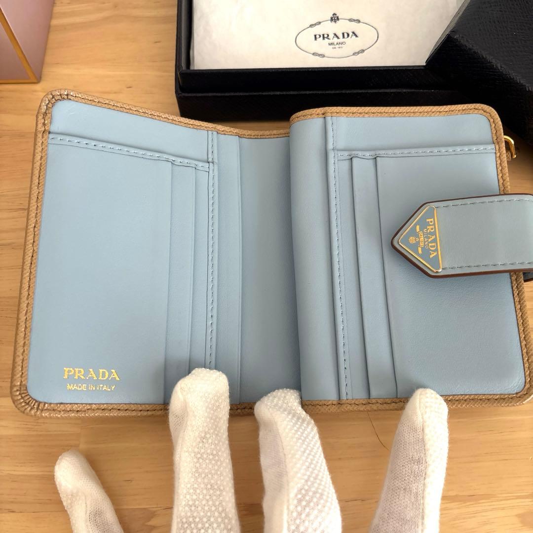 PRADA サフィアーノ 二つ折り財布 ベージュ×水色 バイカラーロゴプレート