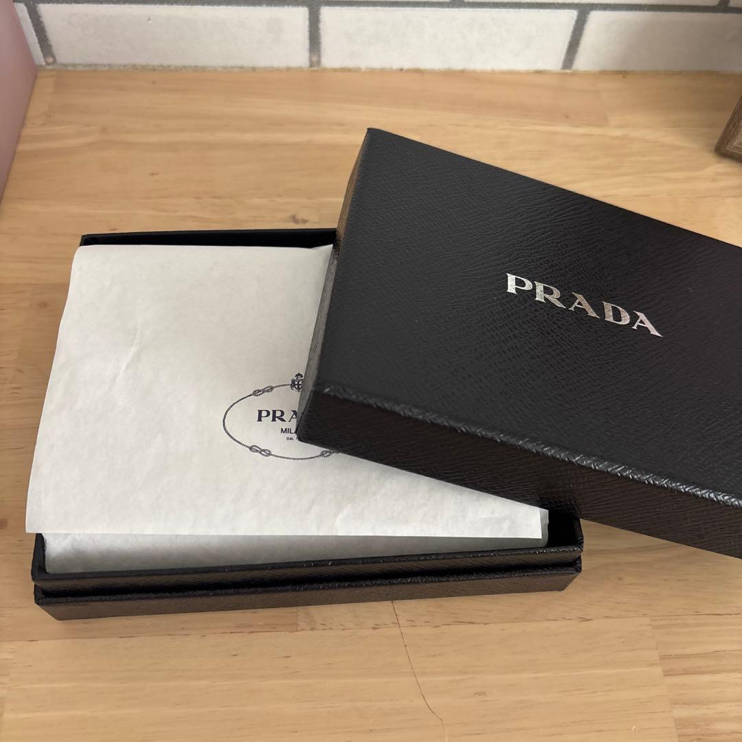 PRADA サフィアーノ 二つ折り財布 ベージュ×水色 バイカラーロゴプレート