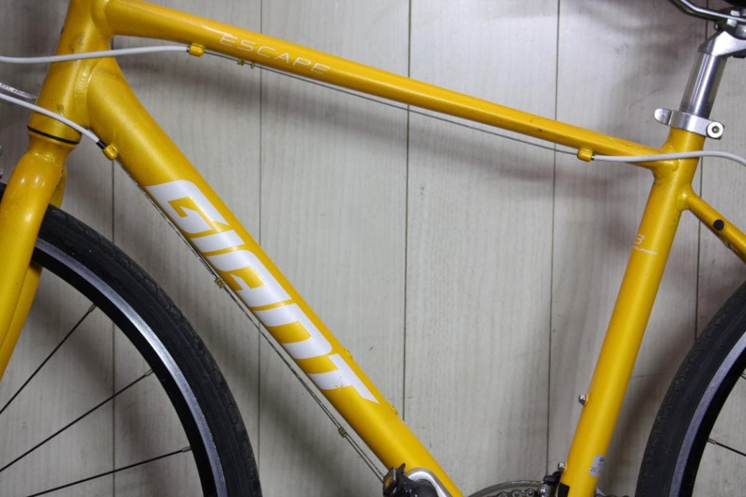GIANT ESCAPE R3 700C 24速 470mm YELLOWクロス