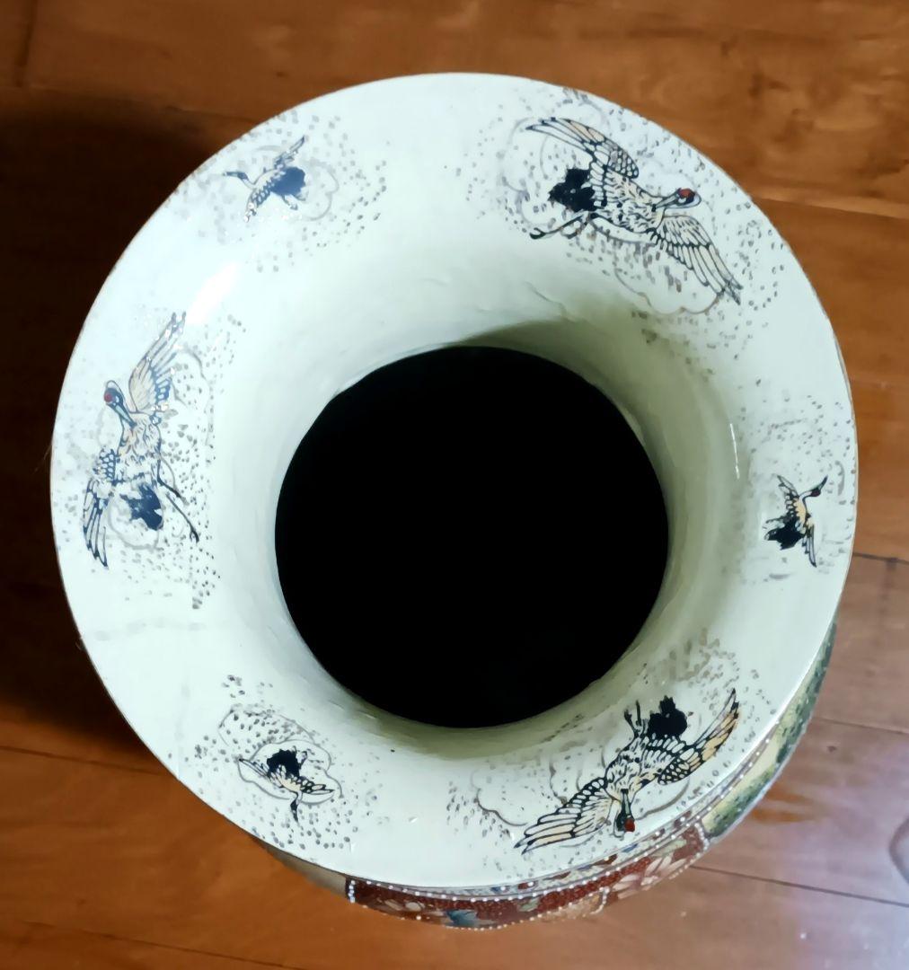 薩摩焼 特大陶器の壺 金彩 武士と馬のデザイン 高さ61.5cm 骨董