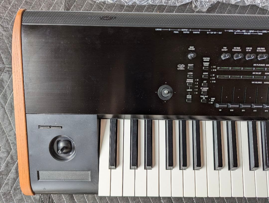 お買い得 美品 KORG KRONOS2-88 シンセサイザ