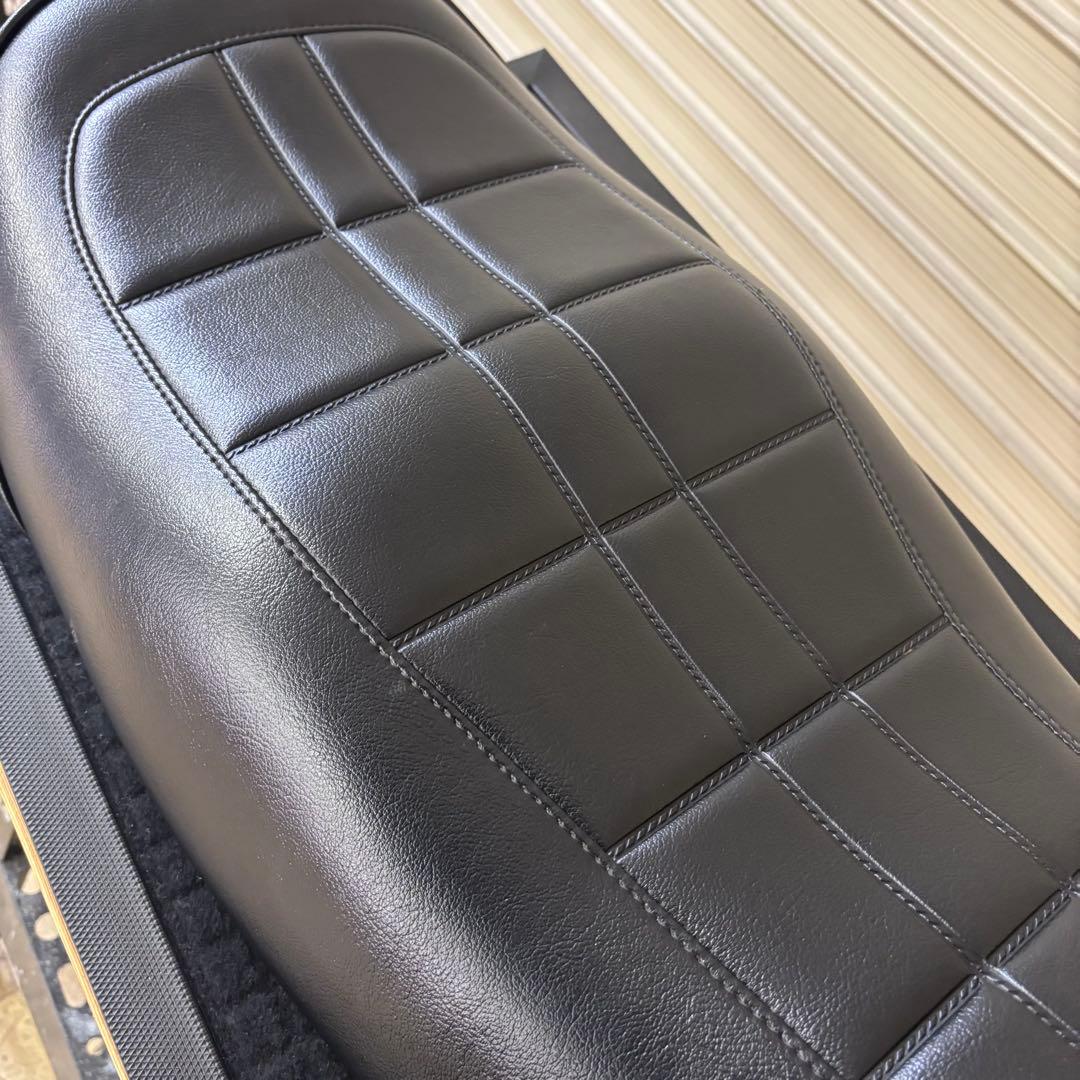 ゼファー750 シート Z2 仕様