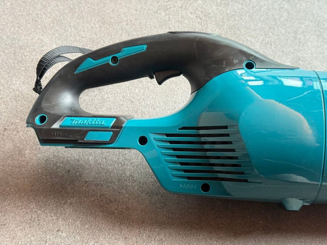 【美品】 マキタ CL280FD 充電式 クリーナ 掃除機 ハンディ バッテリー