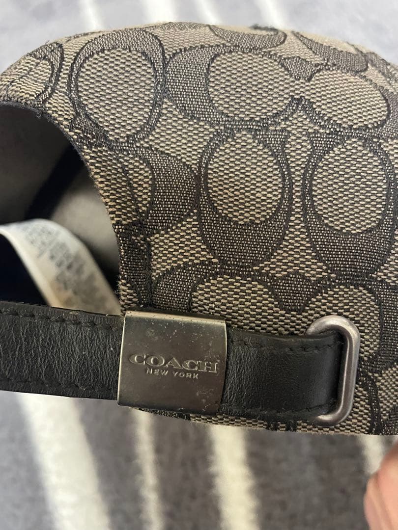 COACH ロゴ入りベースボールキャップ グレー