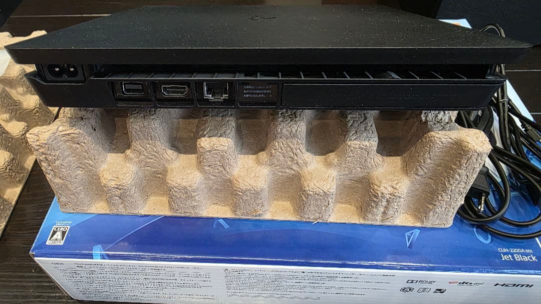 【使用時間極少ない】SONY PlayStation4 CUH-2200AB01