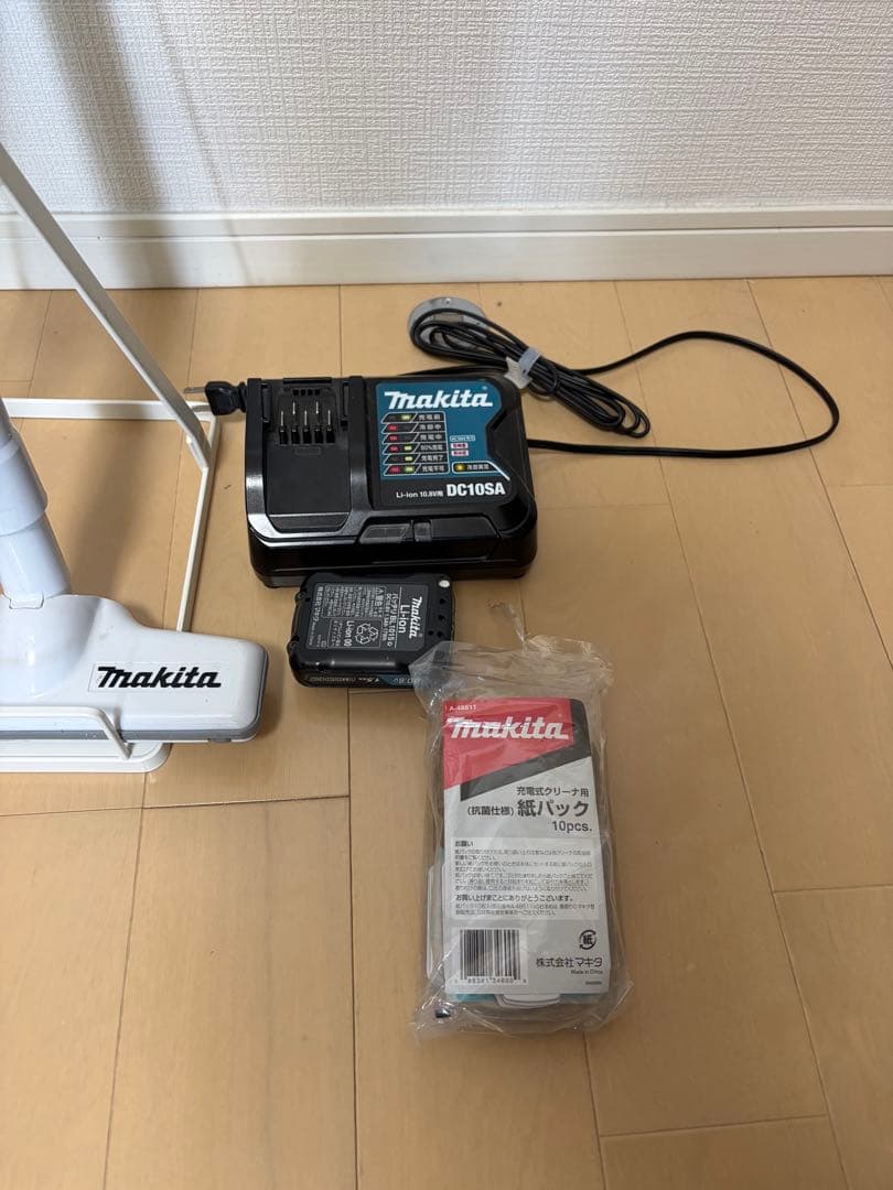 マキタCL107FDスティッククリーナー サイクロンアタッチメント付