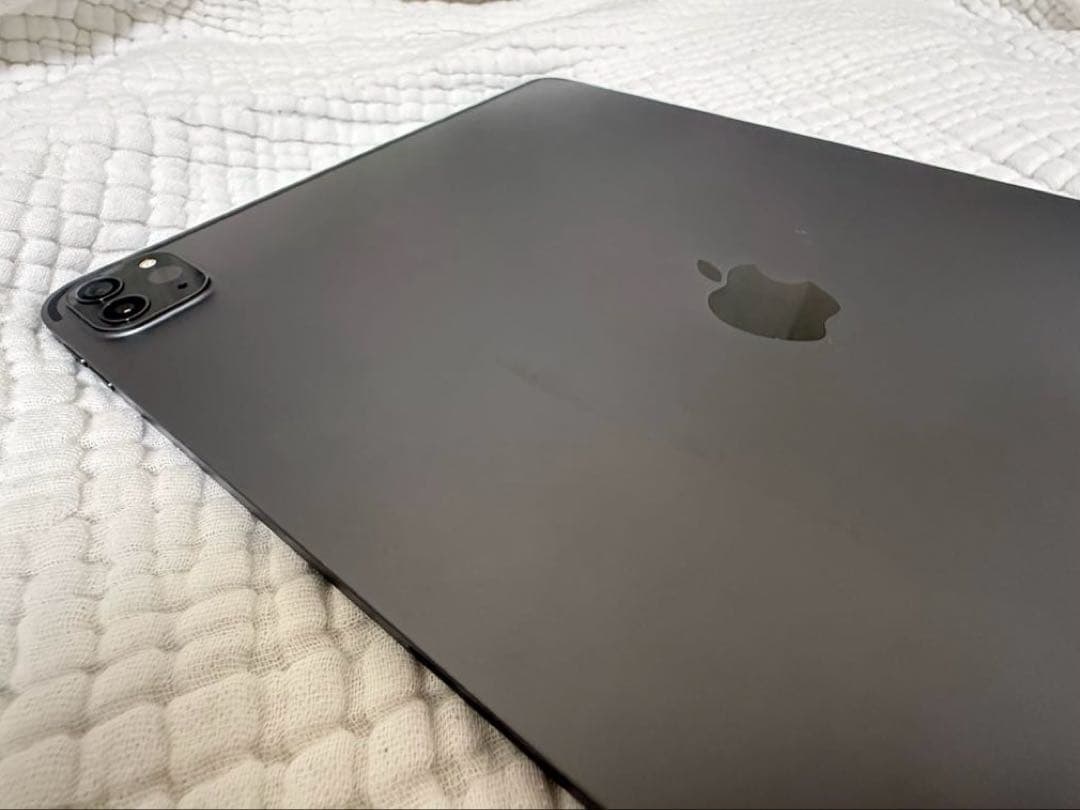【美品】iPad Pro 12.9インチ 本体+ Magic Keyboard