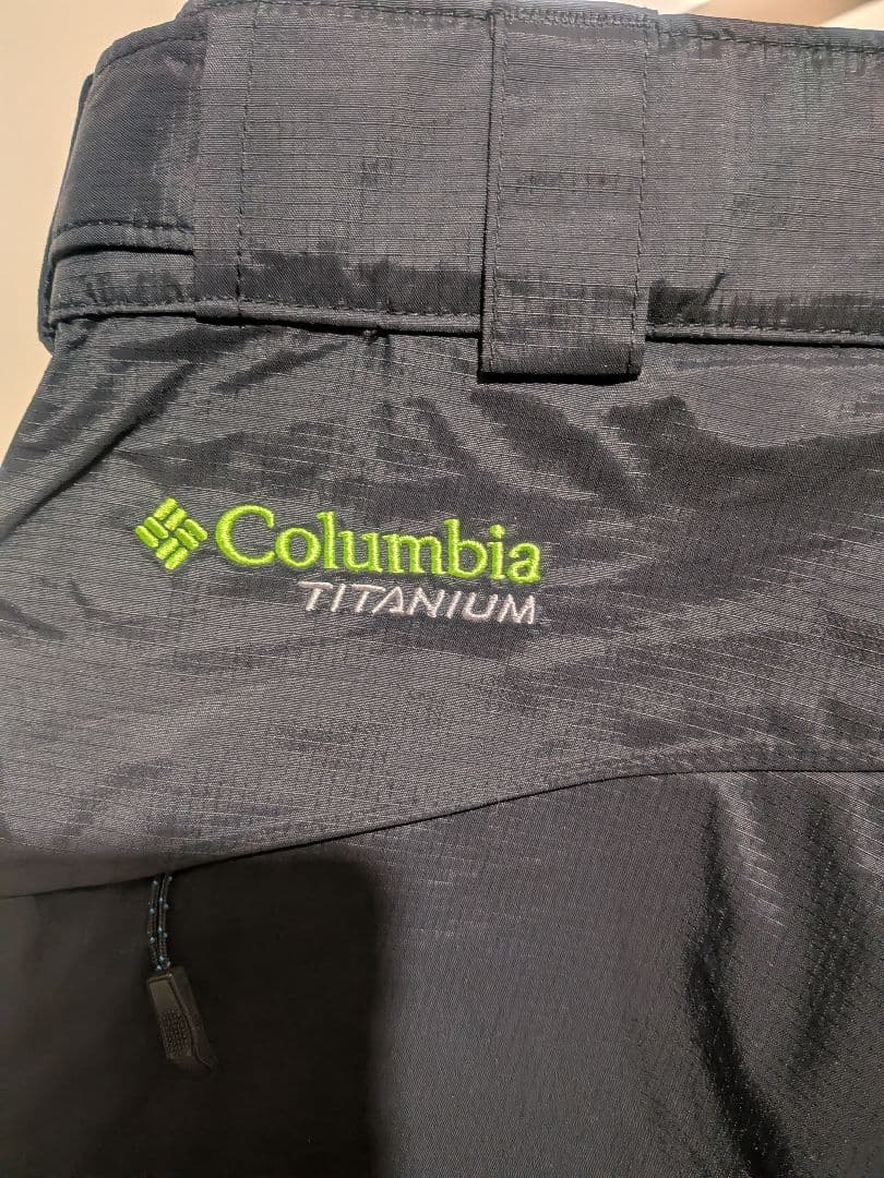 新品同様 Columbia Titanium スノーボードパンツ 黒